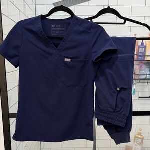 FIGS Navy Blue Scrub Set - Short Sleeve Top & Joggers